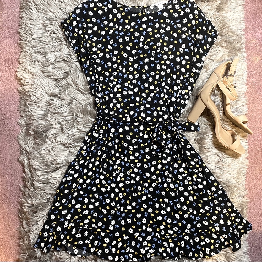 🌸 Daisy Dot Dress
